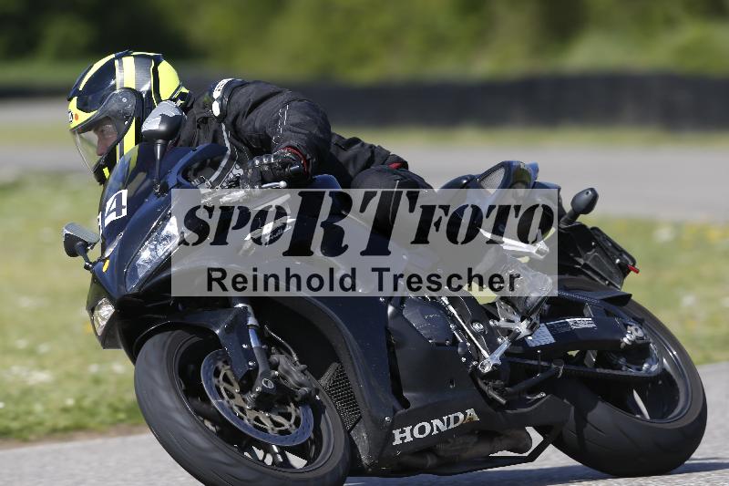 /Archiv-2025/09 22.04.2025 Cornu Master School ADR/rot-rouge/34